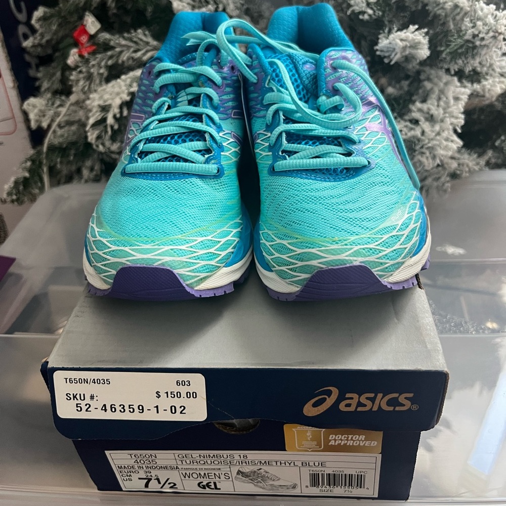 COPY - BRAND NEW WOMENS ASICS SIZE 7.5! BOX NOT INCLUDED!